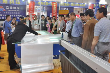 Çin 50mm Kalınlık Rijit Kurulu Fotoğraf Laminasyon Makinesi LED Tüp Aydınlatma Tedarikçi